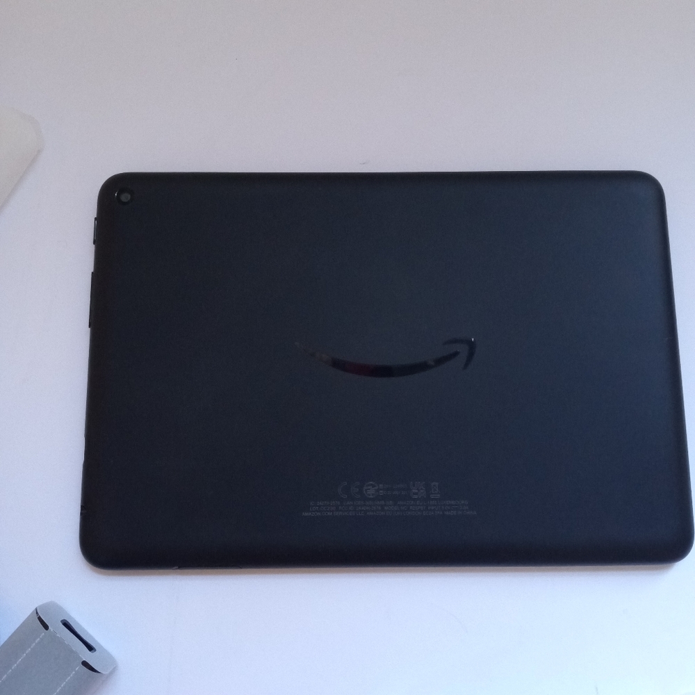 NWOT Amazon Fire HD 8 tablet 8" 32 GB Black (2022 release)